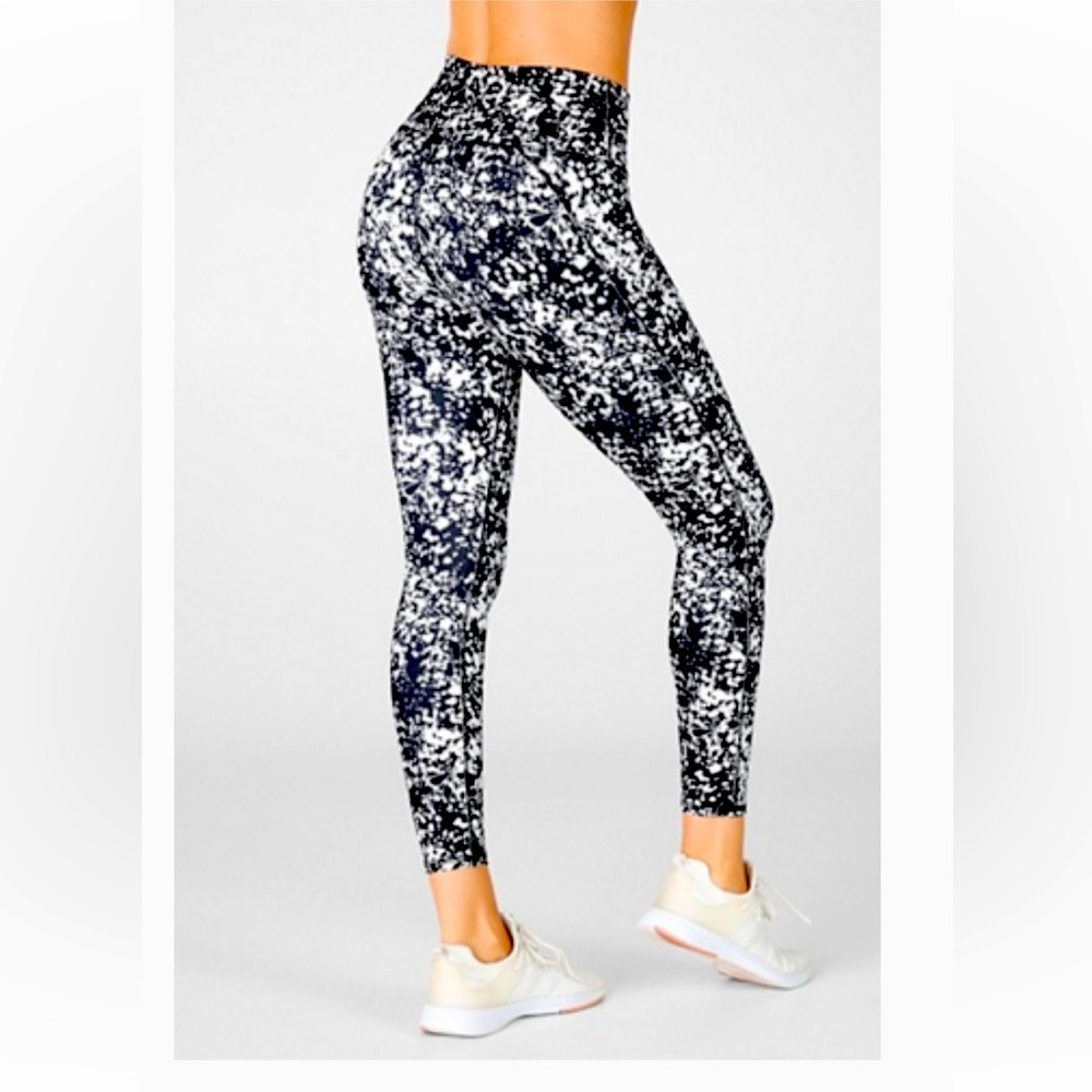 Fabletics XL power hold 7/8 leggings